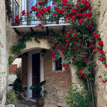La Casetta Di Sofi Apartment *